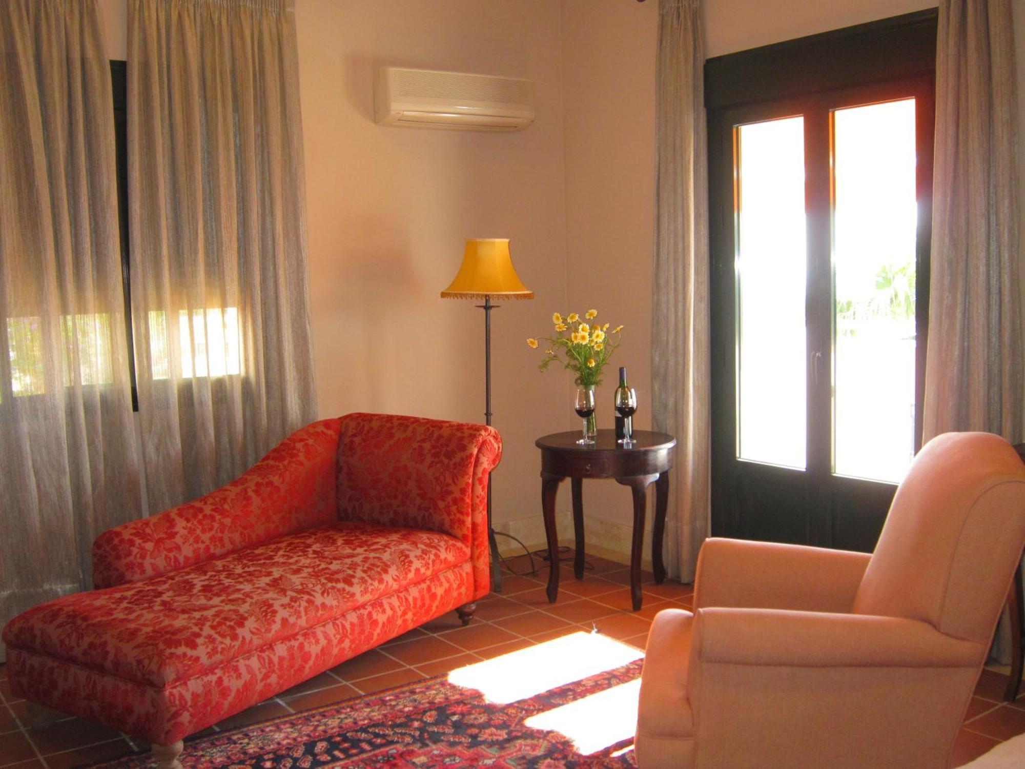 Hotel Sindhura เวเฮร์ เด ลา ฟรอนเตรา ภายนอก รูปภาพ