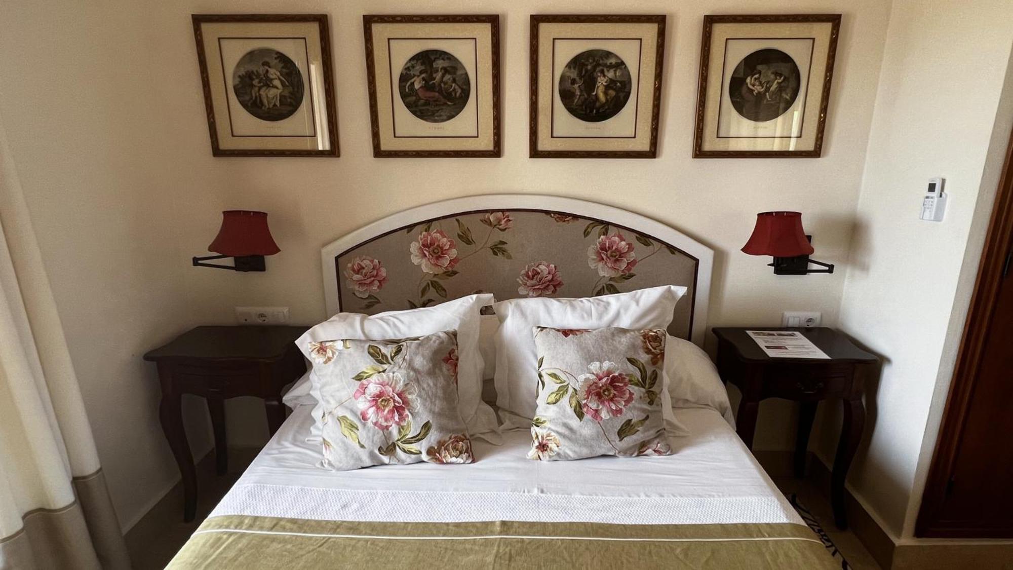 Hotel Sindhura เวเฮร์ เด ลา ฟรอนเตรา ภายนอก รูปภาพ